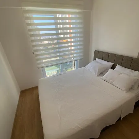 La Casa Airport House With A Pool Appartement *